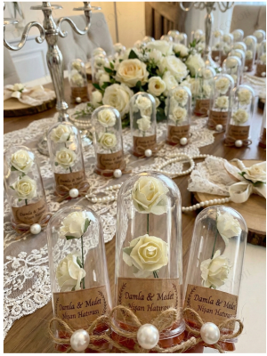 Jüt İp Süslemeli Beyaz Çiçek & Fanus Hediyelik