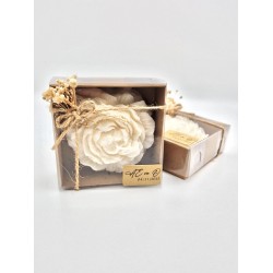 Jüt İp Süslemeli Beyaz Şakayık Mum Hediyelik