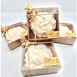 Jüt İp Süslemeli Beyaz Şakayık Mum Hediyelik