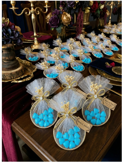 Nikah Şekeri - Jüt İp ve Tül Süslemeli Metal Halka & Mavi Kalp Şeker Hediyelik