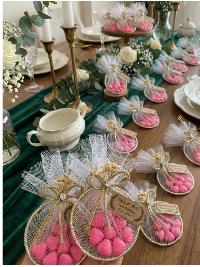 Nikah Şekeri - Jüt İp ve Tül Süslemeli Metal Halka & Pembe Kalp Şeker Hediyelik