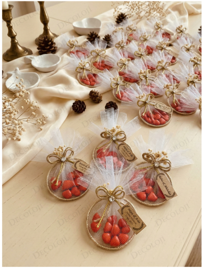 Nikah Şekeri - Jüt İp ve Tül Süslemeli Metal Halka & Kırmızı Kalp Şeker Hediyelik