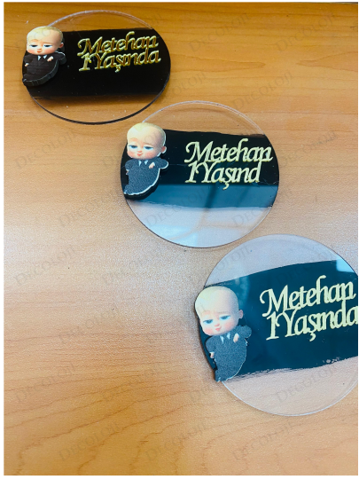 Bebek & Doğum - Karizmatik Bebek Karikatürlü Doğum Günü Pleksi Magnet Hediyelik Bebek & Doğum - Karizmatik Bebek Karikatürlü Doğum Günü Pleksi Magnet Hediyelik