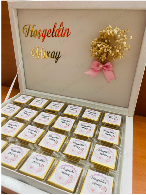 Pembe Kurdele Süslemeli Hoş Geldin Bebek Çikolata Kutusu