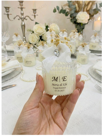 Nikah Şekeri - Nopeli Kurdele Süslemeli Şeffaf Etiketli Mika Kutu Mum Hediyelik