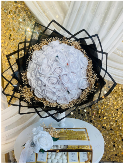 Kız İsteme - Siyah Ambalaj Kaplama Beyaz Gül Buketi & Çikolata Kutusu Kız İsteme Seti