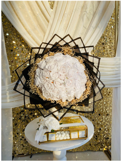 Kız İsteme - Siyah Ambalaj Kaplama Beyaz Gül Buketi & Çikolata Kutusu Kız İsteme Seti