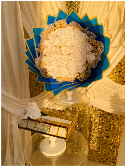 Kız İsteme - Mavi Ambalaj Kaplama Beyaz Gül Buketi & Çikolata Kutusu Kız İsteme Seti