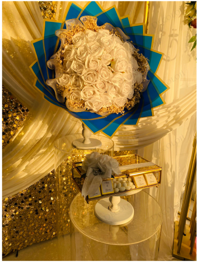 Kız İsteme - Mavi Ambalaj Kaplama Beyaz Gül Buketi & Çikolata Kutusu Kız İsteme Seti