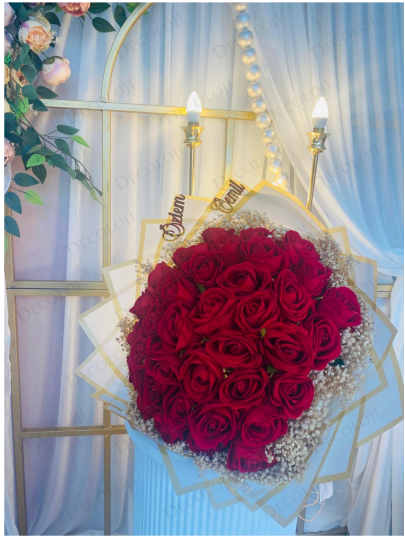 Kız İsteme - Beyaz Ambalaj Kaplama Kırmızı Gül Buketi & Çikolata Tepsisi Kız İsteme Seti