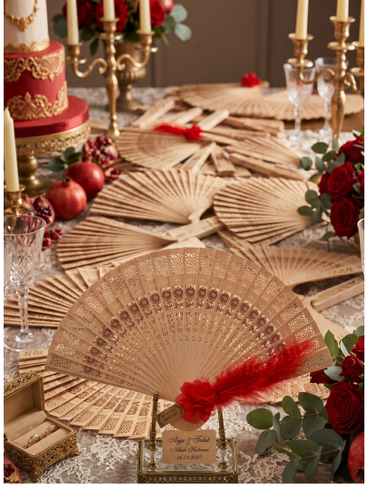 Nikah Şekeri - Kırmızı Yapay Çiçek ve Kuş Tüyü Süslemeli Ahşap Yelpaze Hediyelik