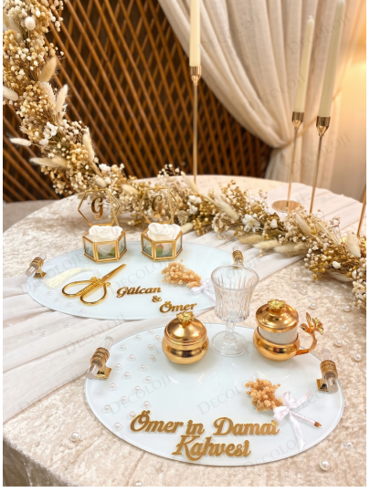Söz, Nişan & Nikah - Altıgen Cam Kutulu ve Kuru Çiçek Süslemeli Gold Söz & Nişan Tepsisi Seti
