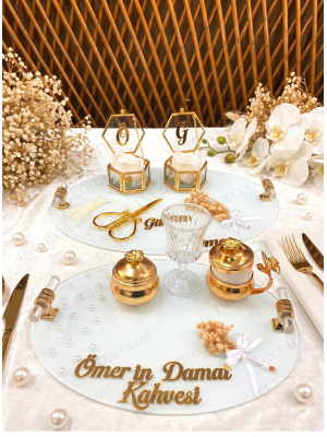 Altıgen Cam Kutulu ve Kuru Çiçek Süslemeli Gold Söz & Nişan Tepsisi Seti