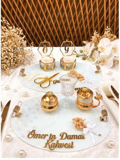 Söz, Nişan & Nikah - Altıgen Cam Kutulu ve Kuru Çiçek Süslemeli Gold Söz & Nişan Tepsisi Seti